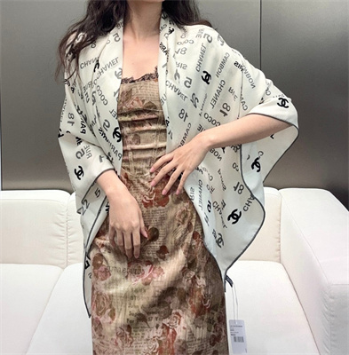 Chanel Cashmere/Silk Scarf/Shawl 38934