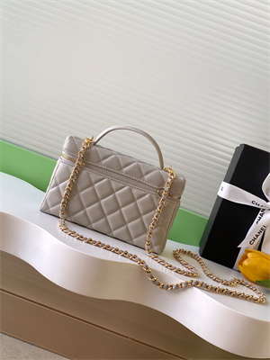 Chanel Vanity With Chain Shinny Lambskin , Strass & Gold-Tone Metal Light Grey AP4804