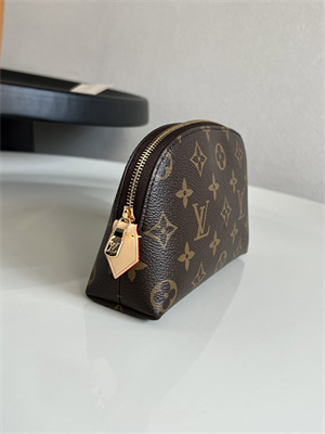 L.V Cosmetic Pouch MM Monogram Canvas M47515