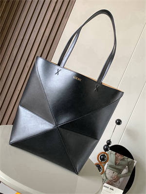 Loewe Medium Puzzle Fold Tote In Shinny Calfskin Black