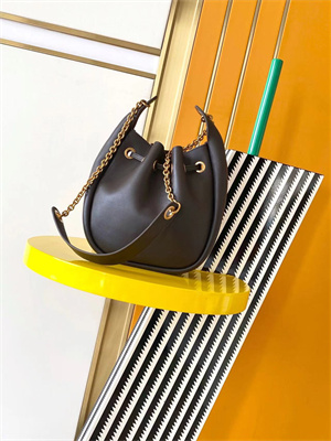Y.S.L Bucket Bag In Fondant Calfskin